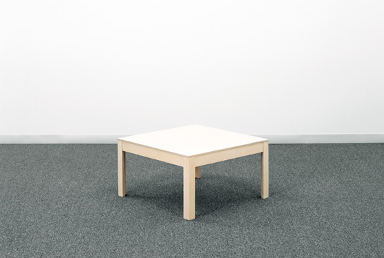 Table/designed by NISHIKAWA Katsuhito